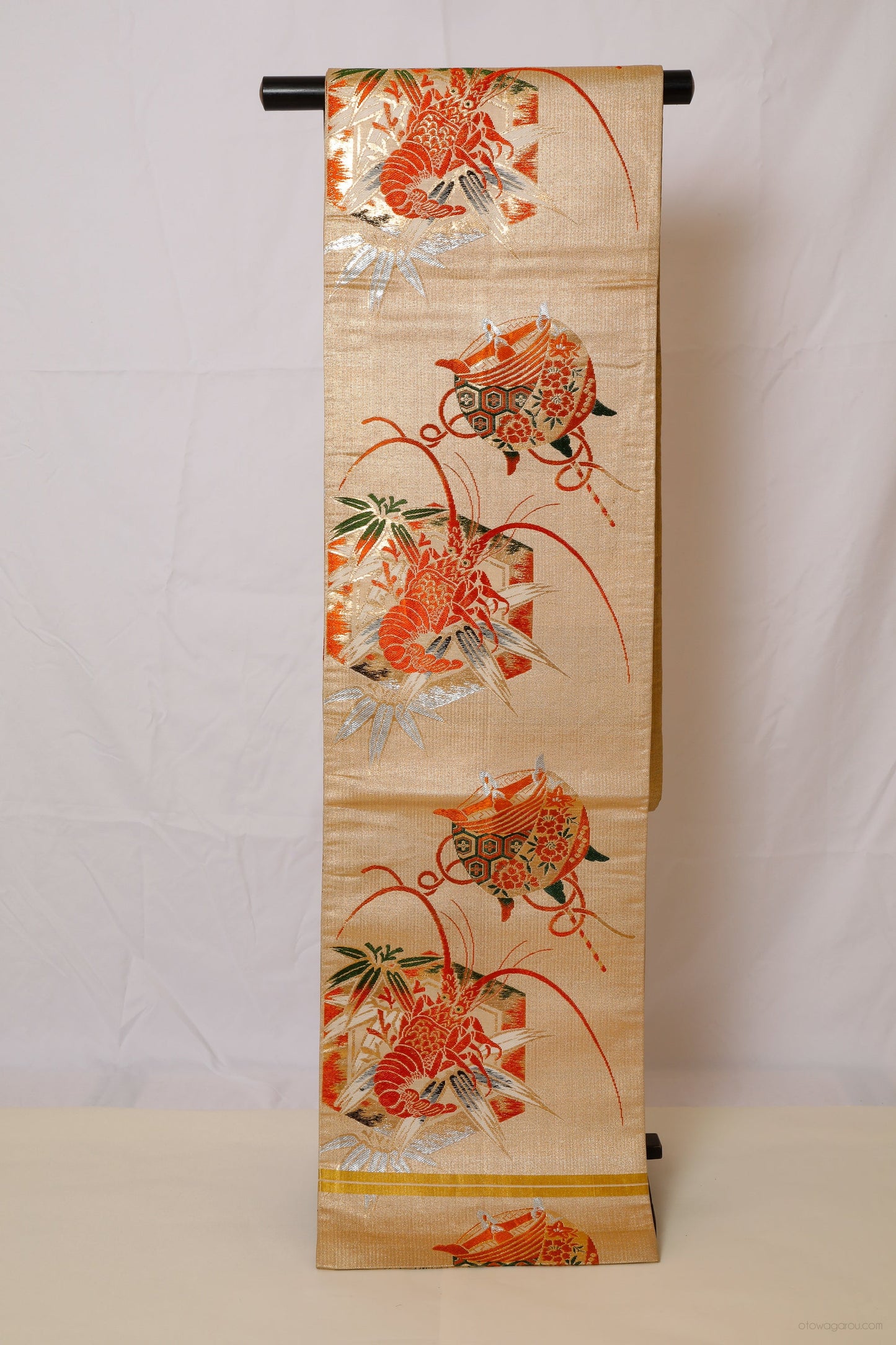 丸帯(鶴・松/伊勢海老・糸巻き)