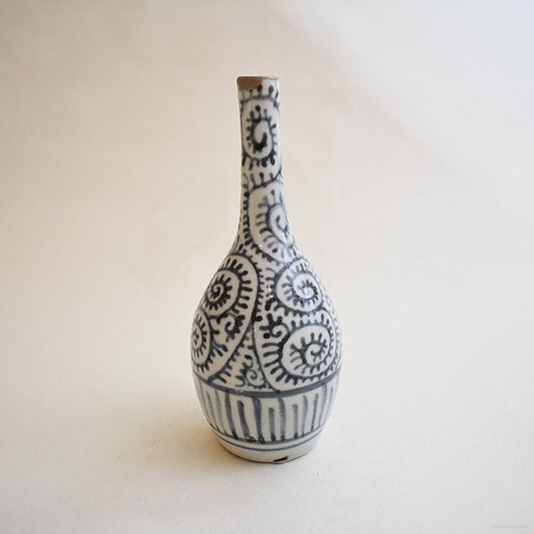 伊万里 たこ唐草 おみき徳利(江戸・銀継)